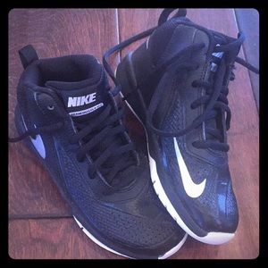 Boys Nikes- Like new!!